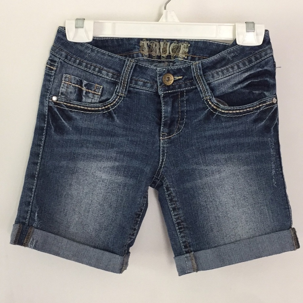 🌟TRUCE Jean Embellished Shorts🌟